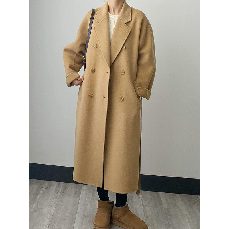 2025春季小个子必备：斜扣双面羊绒外套新风尚