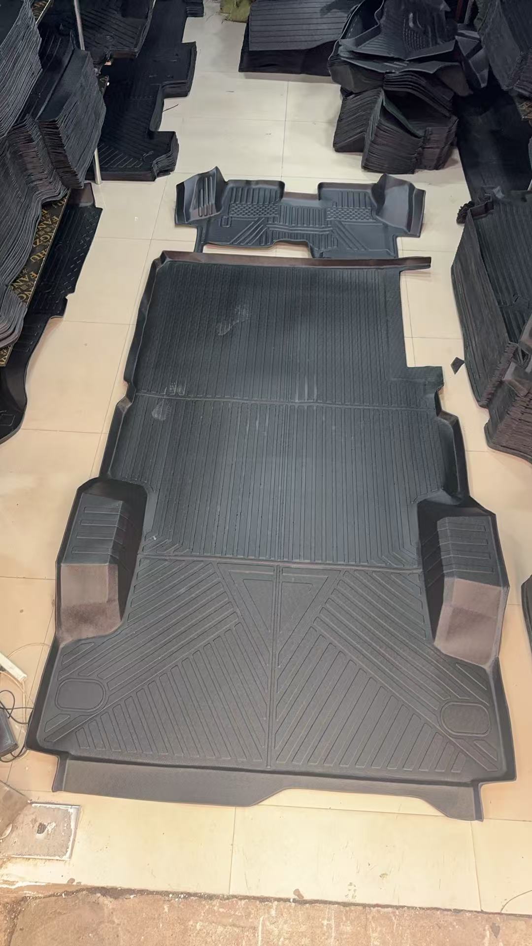 26 New Models of Wuling Rongguang Ev Floor Mats, New Energy Pure Electric Full-Cover Rear Compartment Mats, Tpe Wear-Resistant, Waterproof, Odorless, for Cargo Use