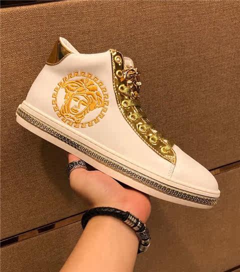 European station 2020 autumn and winter new embroidered Medusa high-top small white shoes men's all-match casual plus velvet two cotton shoes trend