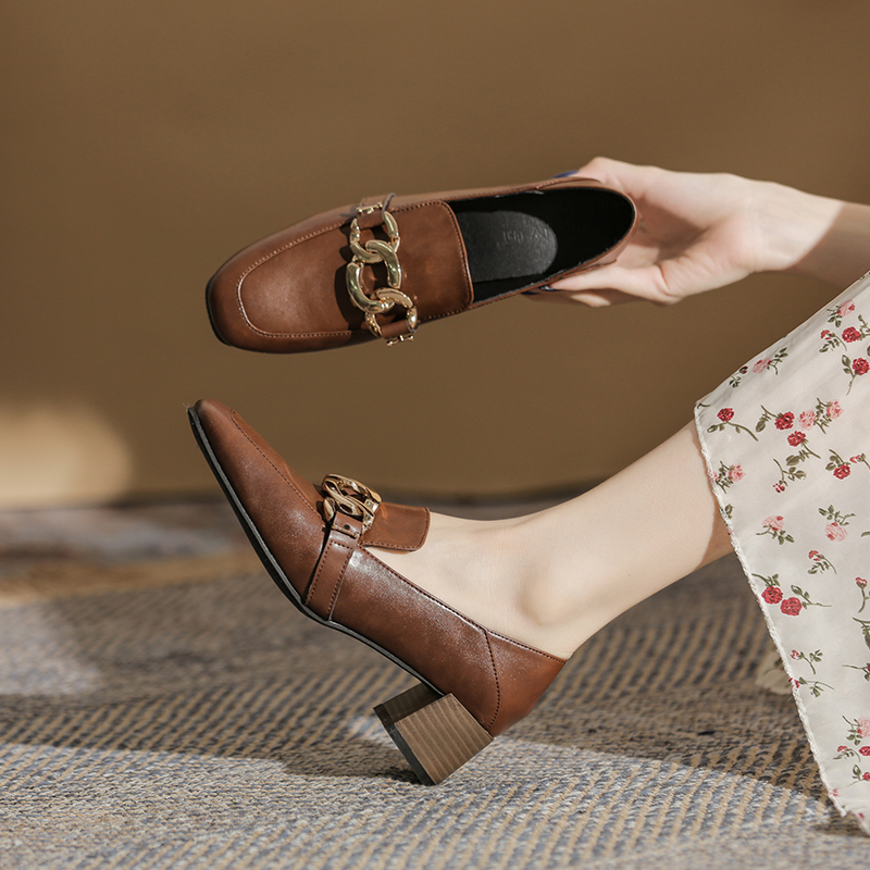 Clearance leather thick heel shoes women's 2021 new spring and autumn mid-heel all-match British small leather shoes retro high-heeled shoes women