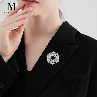 Light Luxury and High-End Floral Brooch for Women 2026 New Classy Exquisite Fashion Suit Sweater Corsage Brooch Accessory