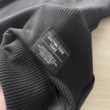 Демисезонный универсальный лонгслив для отдыха, приятная телу футболка, круглый воротник