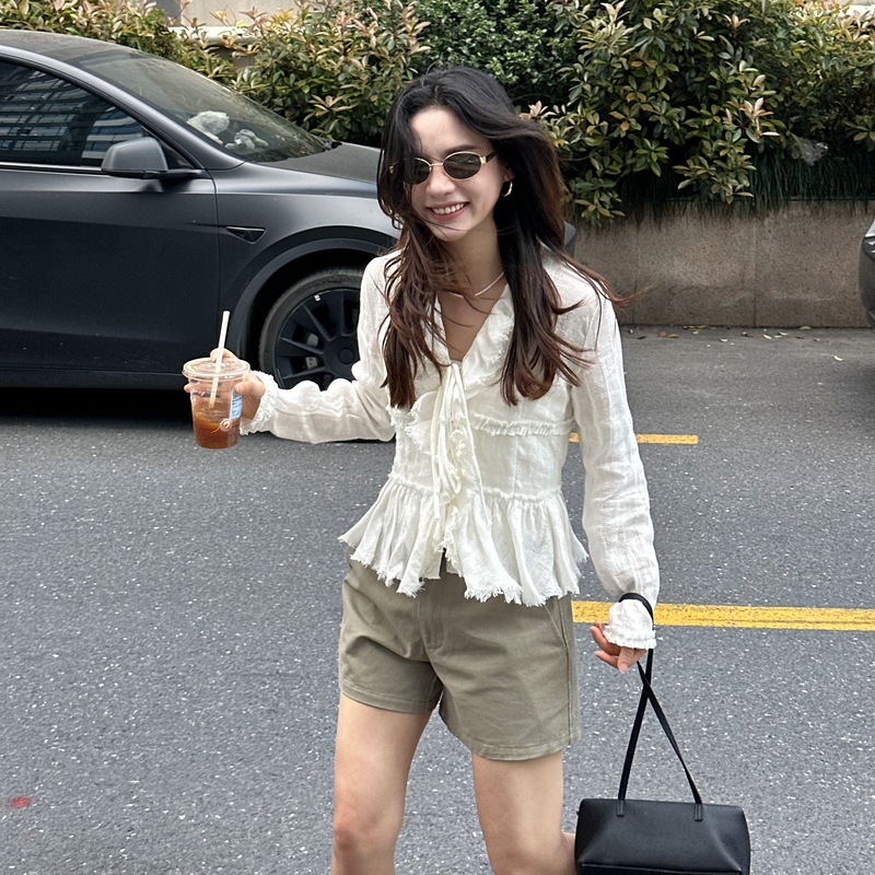 Roll Look Senna Evening Breeze 100% Linen French Ruffled V-Neck Long-Sleeved Fringed Shirt 4.10