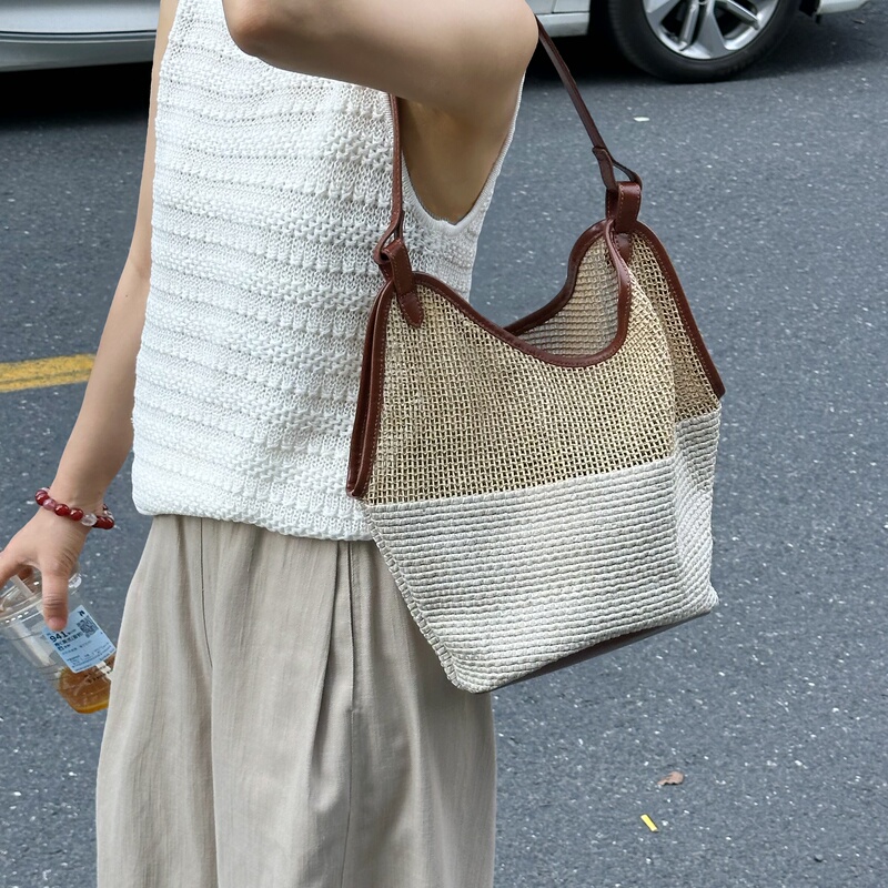 Roll Look Holiday Style Straw Woven Leather Tote Bag Summer Cool Patchwork Bag 4.29