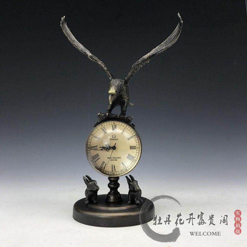 Ancient playing antique imitation antique handicraft pendulum decorated with furniture daily clock watch hanging bell old bell eagle seat bell mechanical seat clock