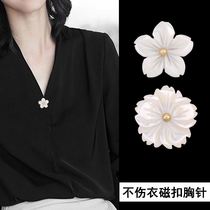 Corsage summer collar anti-gloss camellia brooch accessories chest buckle summer buckle summer invisible light magnetic buckle pin