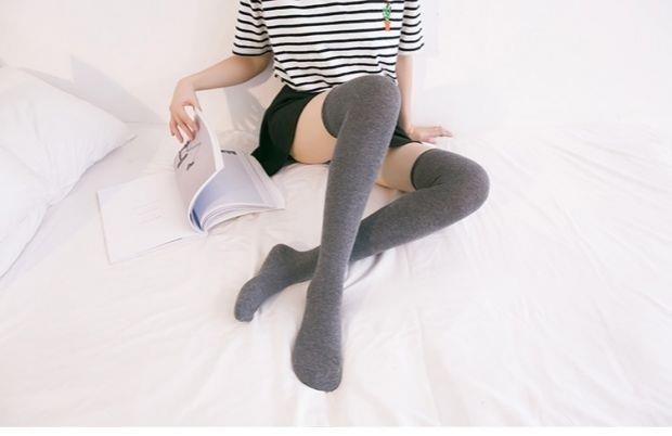 Cao ống Nhật Bản gió nửa thùng vớ sinh viên Hàn Quốc cotton siêu vớ vớ nữ mùa xuân và mùa thu đầu gối vớ tất dệt kim