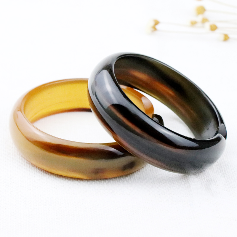 Sheep horn bracelet wide bracelet Rare black flower Sheep horn bracelet Natural pure ethnic style open bracelet Clear liver and clear eyes