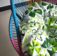 Зеленая четырехлистная травяная подушка