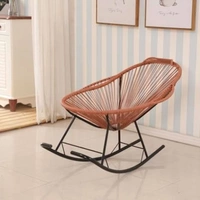 Коричневое кресло -качалка