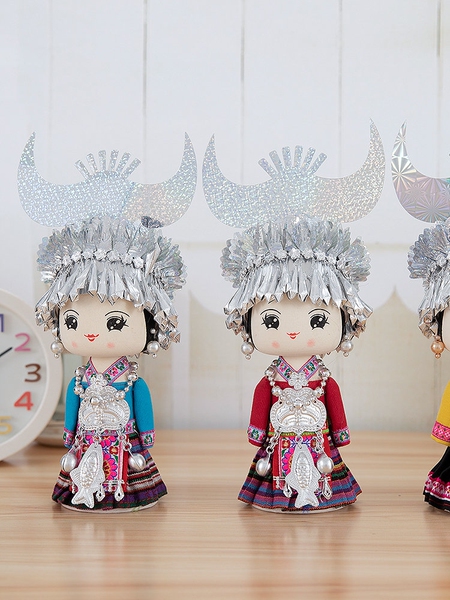 Guangxi, Guizhou, and Yunnan Ethnic Minority Miao Ethnic Group's Unique Decorative Items, Gift Dolls, and Pure Handmade Crafts
