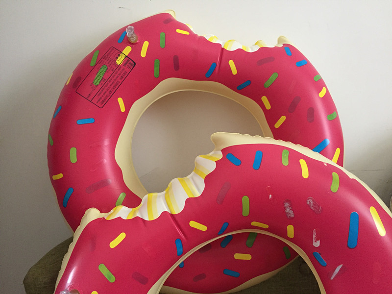 Dày inflatable vòng tròn phim hoạt hình bơi vòng chàng trai và cô gái ở trẻ em dưới vòng nổi dễ thương bánh rán bán buôn phao cổ cho bé sơ sinh