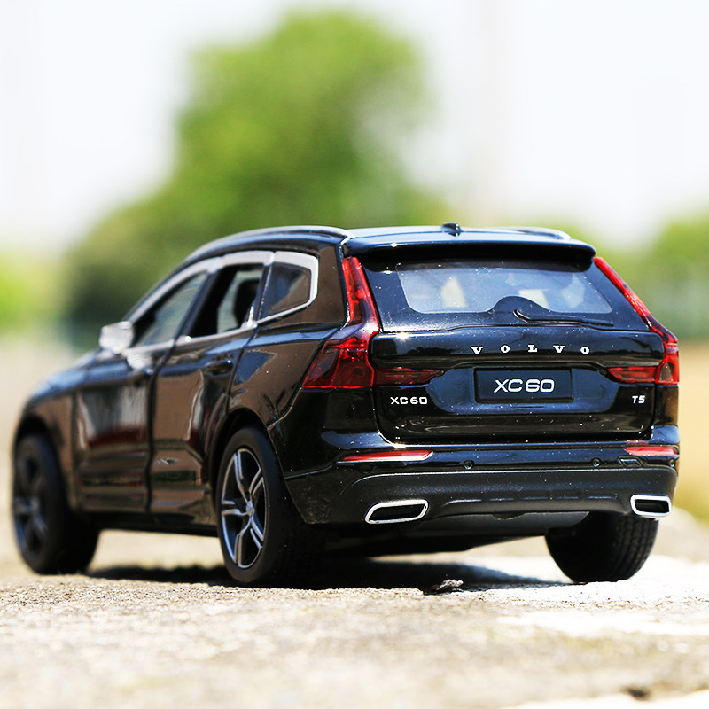 VolvoXC60 metal car model simulation 1:32 alloy car model 6-drive SUV ornaments boy toy car