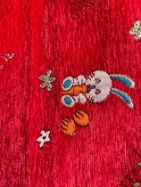 The woven jacquard lining width of chenille is 1.5 meters and the weight is 1 meter which is about 500 grams.