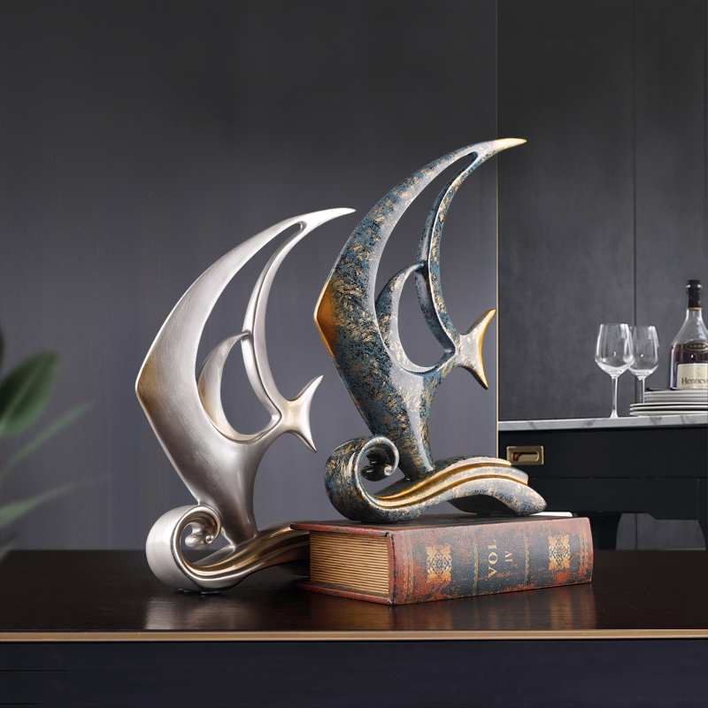 Smooth sailing fish lucky ornaments simple modern office desktop home decorations European wine cabinet ornaments