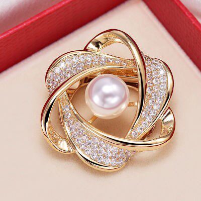 Brooch light and luxurious and small crowdsourced button Superior Sense Suit Sweater Silk Scarf Buttoned Breast collar accessories Accessories Delicacy