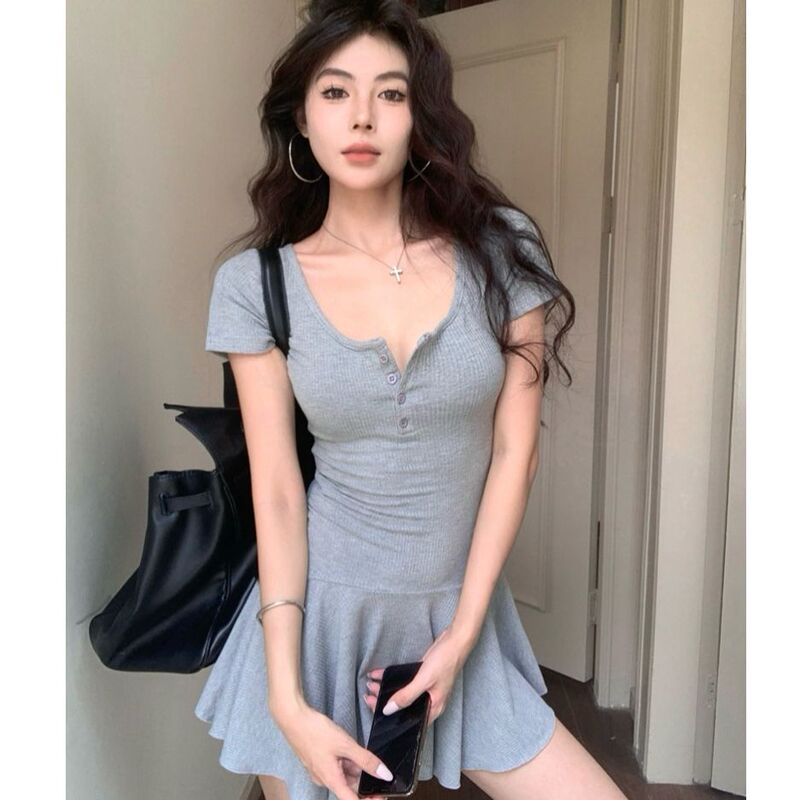 Purely Sensual and Sexy Short-Sleeved Dress for Women, Pleated High-Waisted Leggings Dress, Waist-Cinching, Slimming, Versatile Two-Piece Set Purely Sensual and Sexy Short-Sleeved Dress for Women, Pleated High-Waisted Leggings Dress, Waist-Cinching, Slimming, Versatile Two-Piece Set