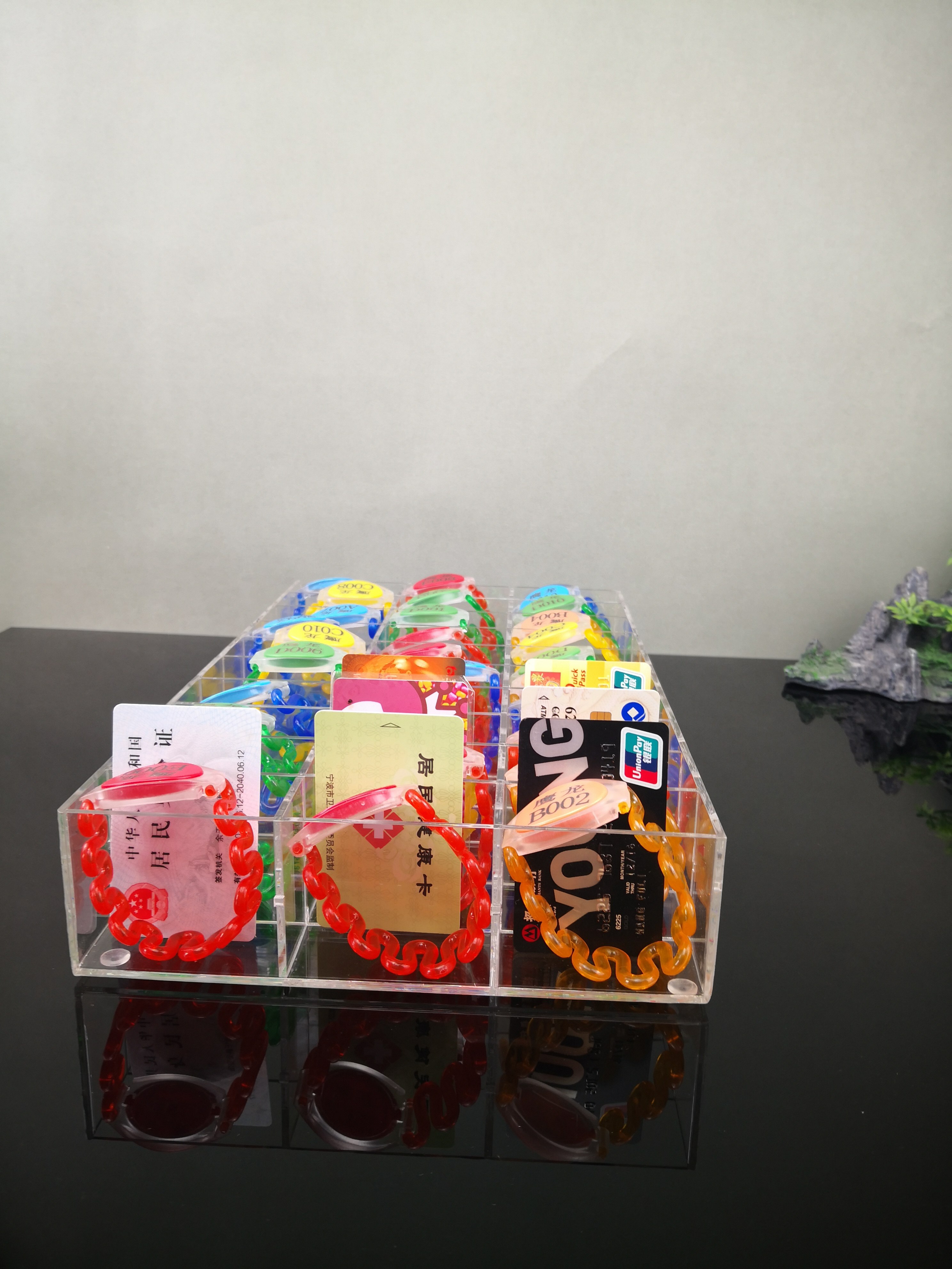 Transparent acrylic storage box bath card hand card coil key rack document compartment plate room card drawer