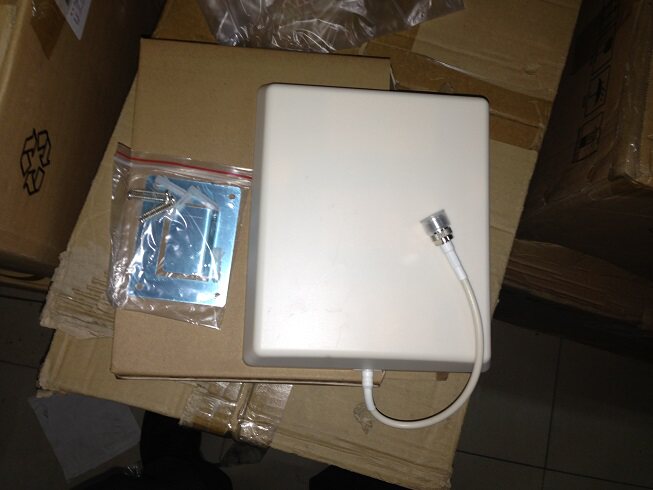 Indoor Directional Panel Antenna Indoor Directional Wall Mount Antenna 800-2500MHz 7 8DB WIFI Antenna