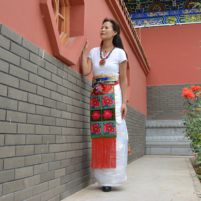 Tibetan woman embroidered patterned waist circumference Tibet half body dress Tibetan gown folk dance and dance performance 100 hitch special apron