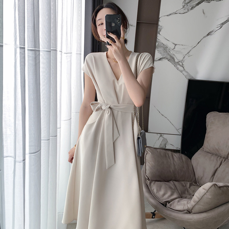 Aunt Cui customized Hepburn wind pocket skirt French temperament high-waisted dress women's summer design sense of white long skirt