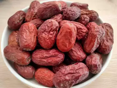 Hetian straight hair bulk 20kg first grade mixed second grade jade jujube original ecological tree hanging dry red jujube meat is really sweet