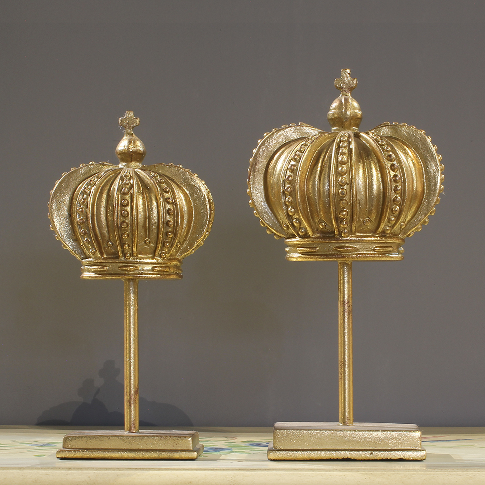 American Nordic Light Lavish Countryside Gold Crown Swing Piece Home Decoration Furnishing Creative Gift Bar Café