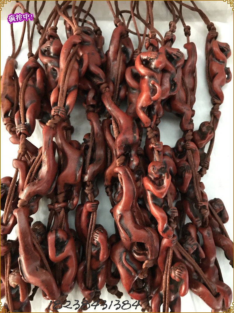 Best selling antique miscellaneous collection antique made old resin ornaments crafts mahogany monkey single random delivery