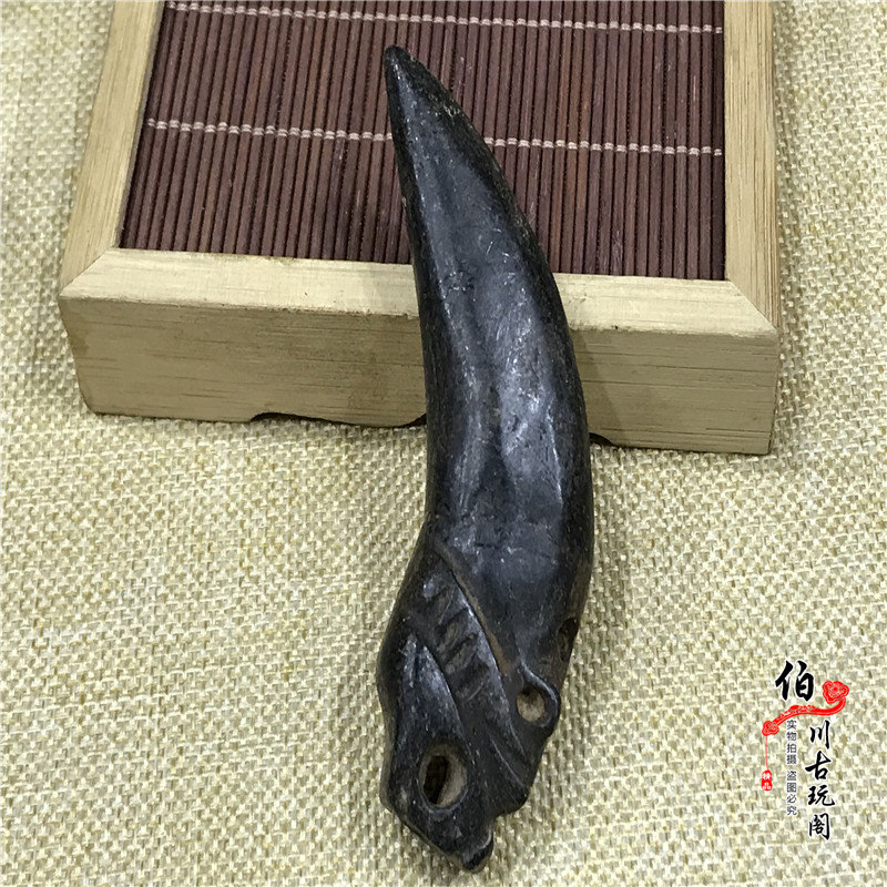 Collection of meteorite magnet Hongshan culture old ancient jade antique jade antique pieces old object ornaments tiger teeth