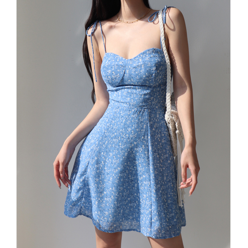 French-Style Pure and Alluring Chic Blue Lace-Up Floral Dress for Women, Waist-Cinching, Slimming, Petite A-Line Suspender Short Dress