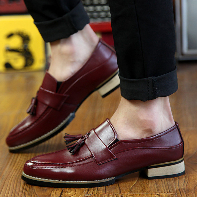 Korean version of the British style one pedal to increase orgasm men's hair stylist tassel men's shoes casual pointed small leather shoes red