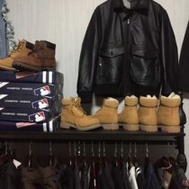 Hard goods good texture bumblebee head layer cowhide waterproof big rubber bottom mens snow boots outdoor boots mens shoes