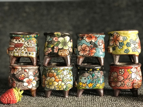 Colorful Flower Pots, Creative Hand-Carved Flower Pots, High-Temperature Glazed Korean-Style Thumb-Sized Small Flower Pots Made of Coarse Pottery
