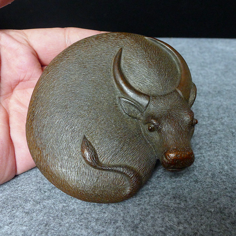 Su Gong solid copper lying cow twist Qiankun paperweight Wenzhen pen holder Japanese copper worm tea pet can raise clearance special price