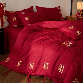 Chinese-style red four-piece wedding set that does not fade or pill