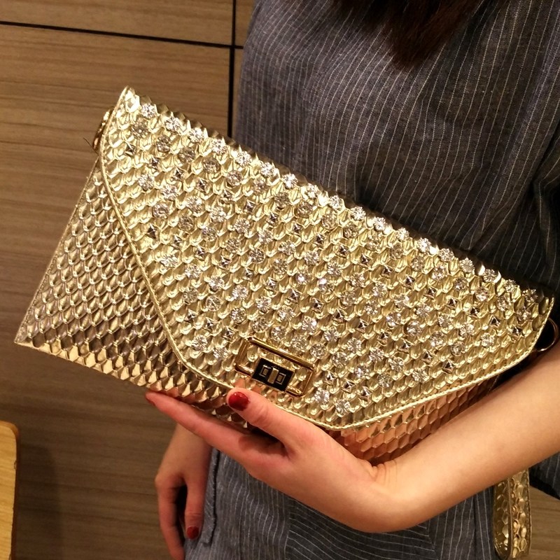 Ruofeng's new 2022 diamond-encrusted fashion banquet bag rhinestone clutch bag clutch bag shoulder messenger small bag female trend