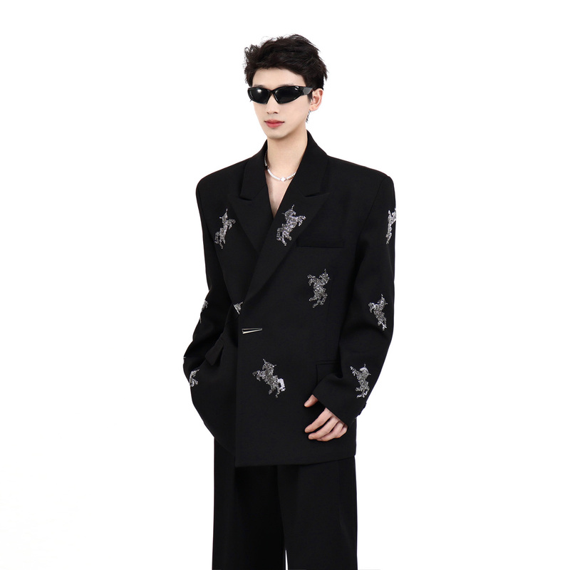 Unbound Year of the Horse Limited Edition Black Wide-Shoulder Blazer for Men, High-End Rhinestone Embellished Silhouette, Waist-Cinching Casual Suit