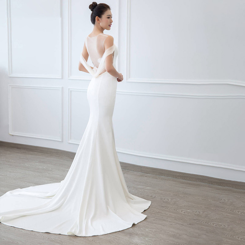 Elegant and lightweight main wedding dress 2020 new summer fairy dream halter fishtail light wedding dress small dress trailing money