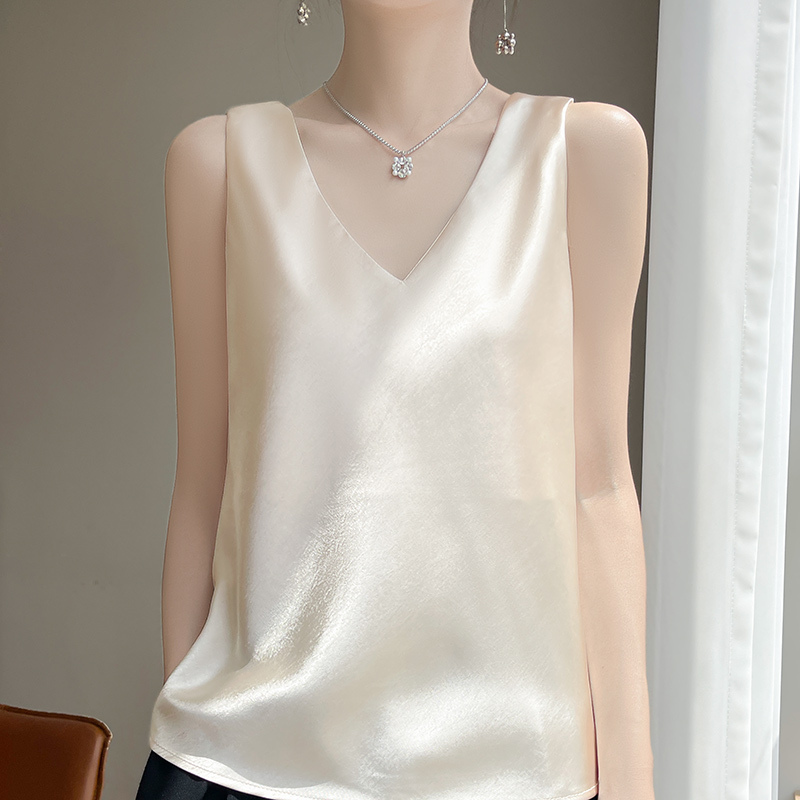 Summer Satin Camisole for Women, Acetate V-Neck, Reversible, Square Neck, Sleeveless Silk Base Top Summer Satin Camisole for Women, Acetate V-Neck, Reversible, Square Neck, Sleeveless Silk Base Top