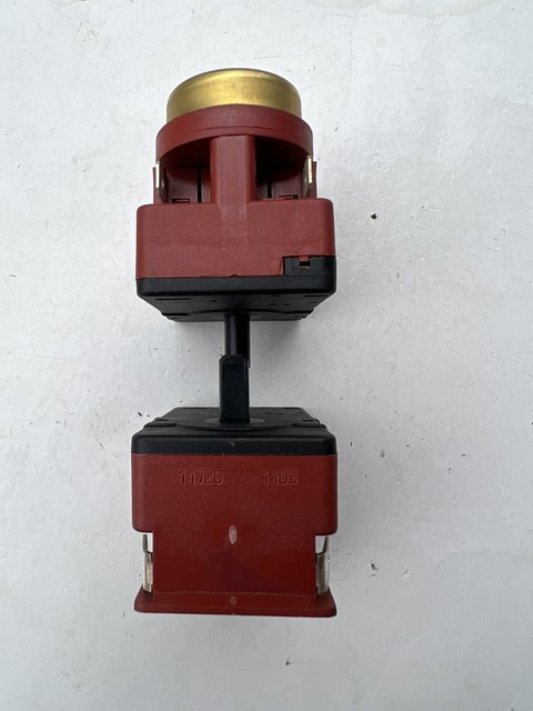 French Coupatan Timer C20 T125 16A 120Vdc Brand New in Stock as Shown in the Picture