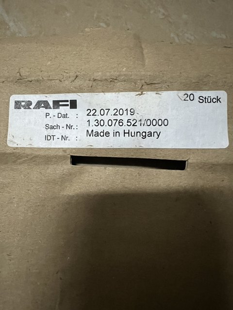 German Rafi Key Lock Switch, Thread Diameter 16mm, Rotates 45 Degrees and Self-Resetting, Brand New