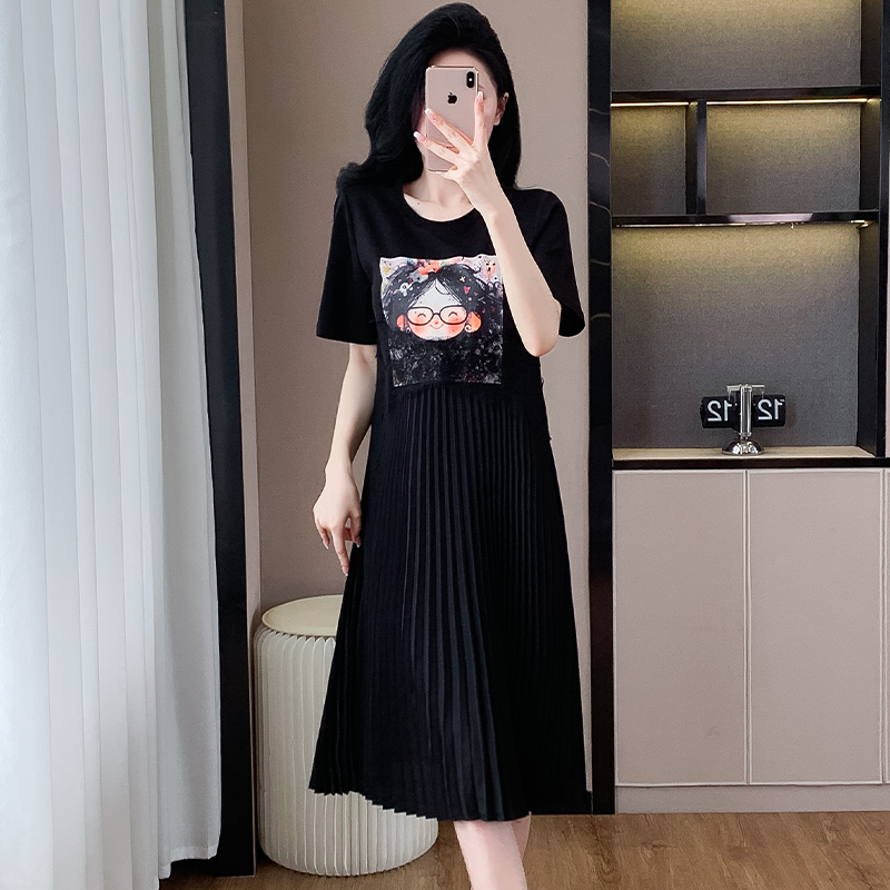 Summer Plus-Size Mid-Length Lace Patchwork T-Shirt Dress for Women, Large Size, Loose Fit, Tummy-Covering, Slimming, Casual Pleated Dress