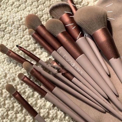 13 Four Seasons Green Makeup Brush Suit Brushed Hair Soft 13 blush eye shadow Flawless Powder Bottom Loose Powder High Light Brush-Taobao