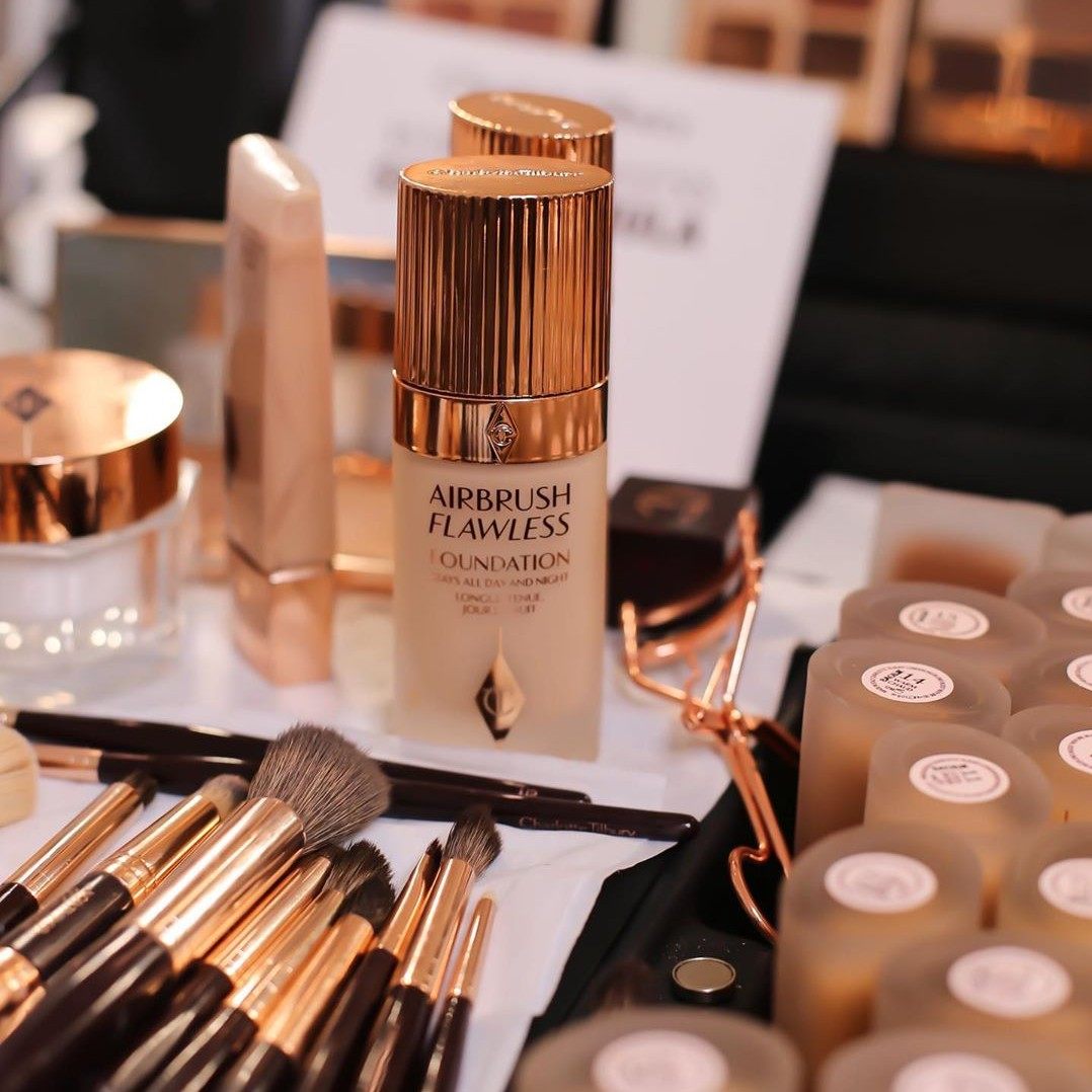 Spot Charlotte Tilbury CT 19 New Airbrush Flawless powder bottom liquid 30ml