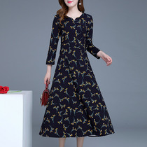 Floral long dress women spring and autumn 2021 New temperament age age noble lady over the knee mother bottom long skirt