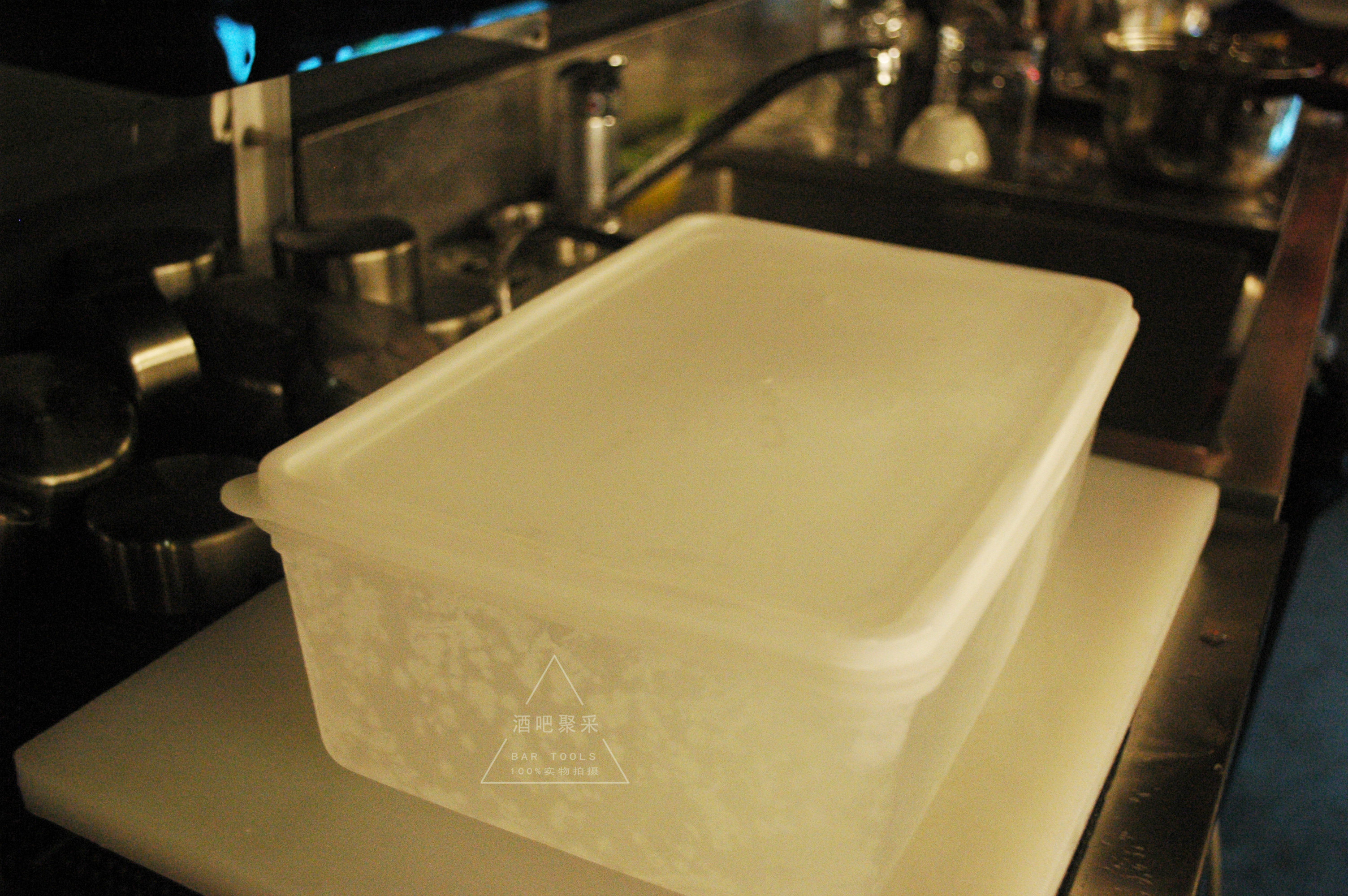 Bar gathering Bar counter special cutting board PE cutting board Large ice cube ice dividing board Cut fruit cutting board Thickening