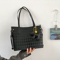 Черная подвеска