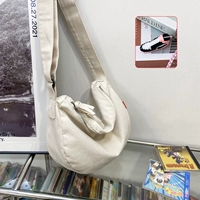 Белая розовая подвеска