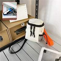 Белая синяя подвеска