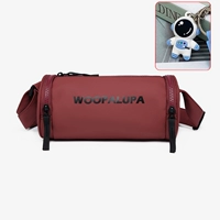 Красный космонавт, подвеска